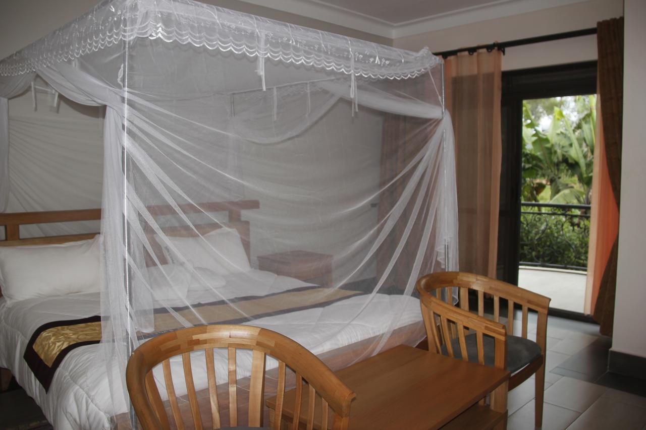 Cepha'S Inn Kabale Extérieur photo