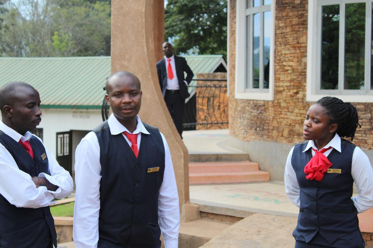 Cepha'S Inn Kabale Extérieur photo