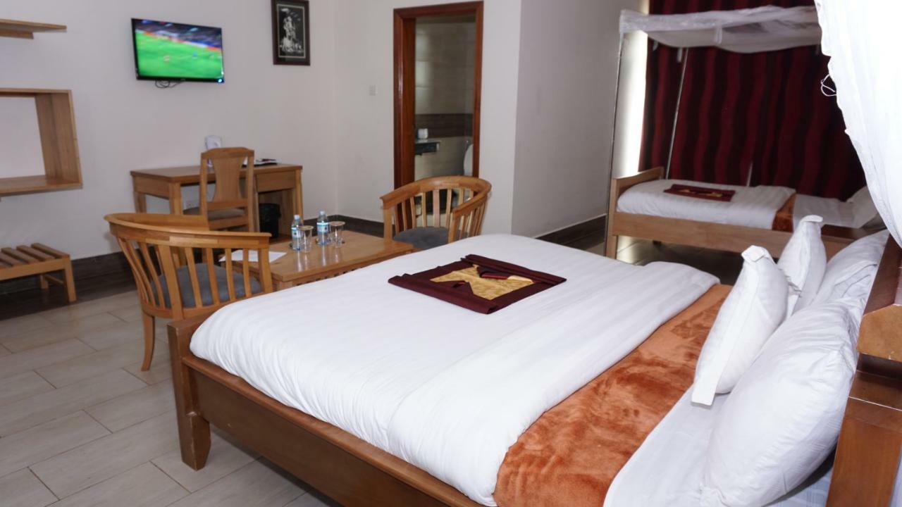 Cepha'S Inn Kabale Extérieur photo