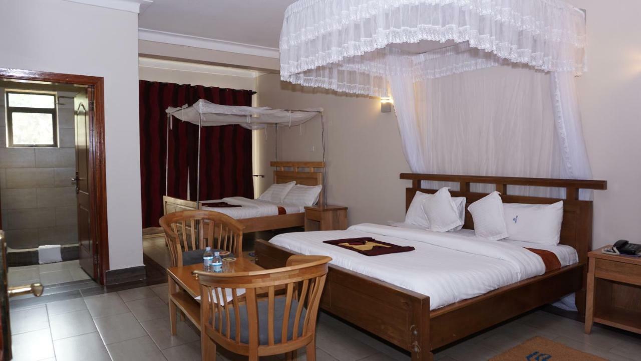 Cepha'S Inn Kabale Extérieur photo
